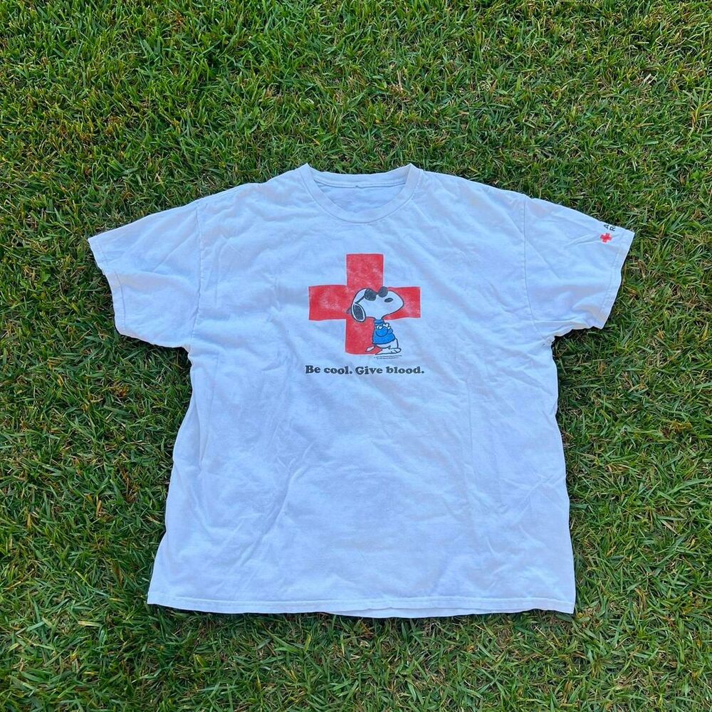 Snoopy Anthem red cross Mens size XL Y2k